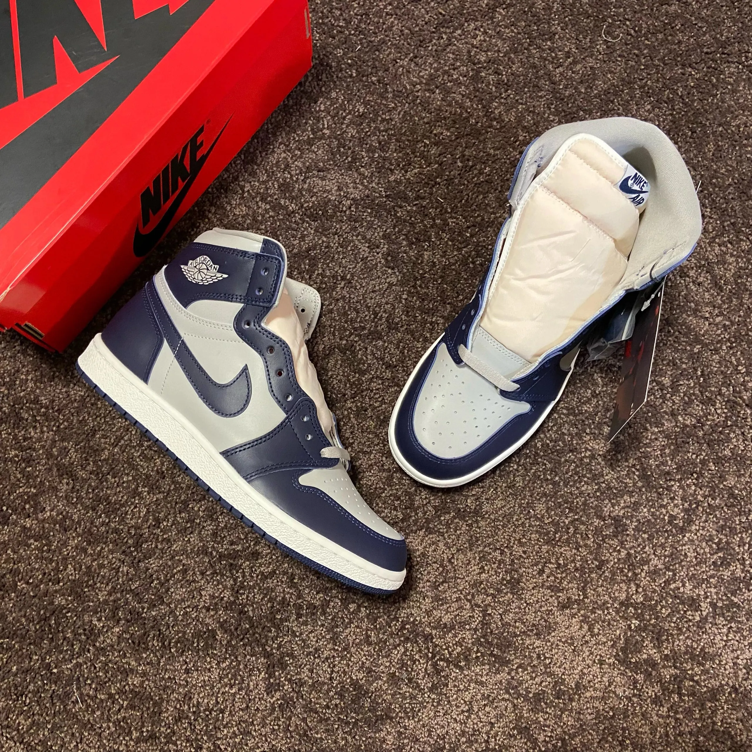 AIR JORDAN 1 (AJ1) 1 Notes