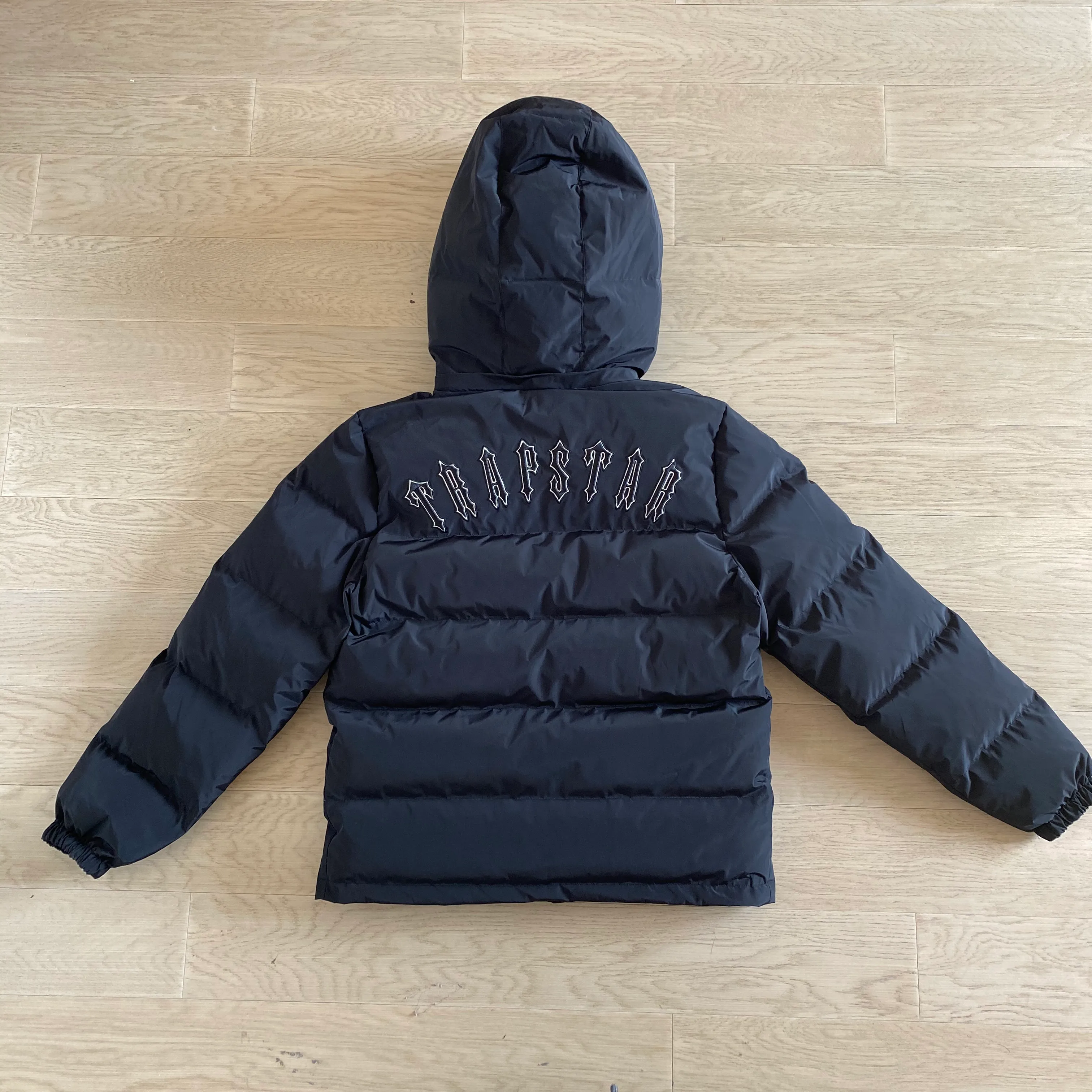 Trapstar Irongate pufferjacket with Detachable Hood (Black)