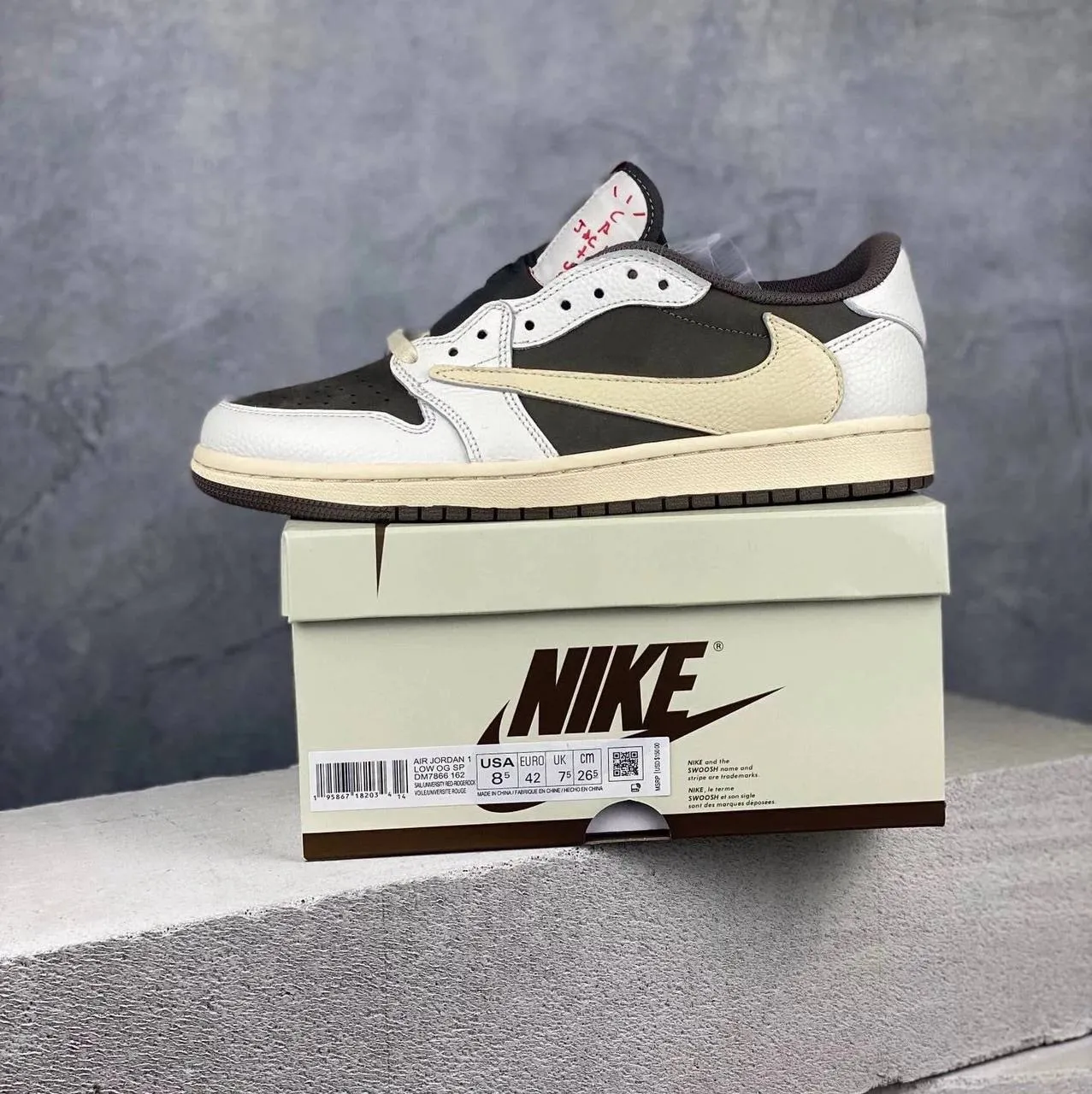 Travis scott x air Jordan 1