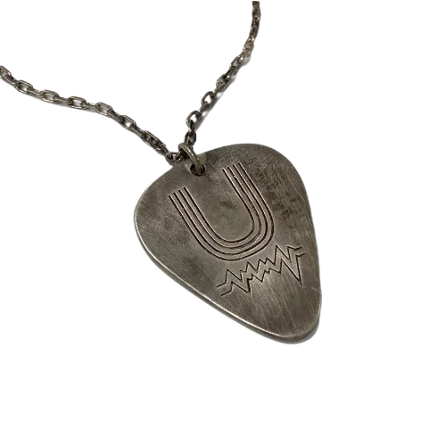 UNDERCOVER NECKLACE
