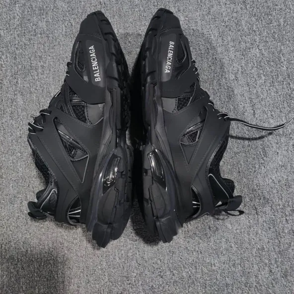 Balenciaga "Track"