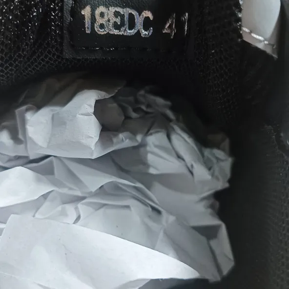 Dior B22