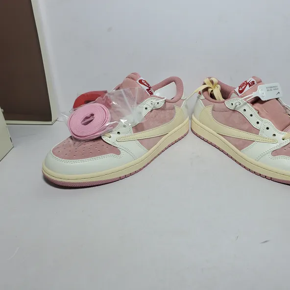 Travis Scott x Air Jordan 1 Low OG