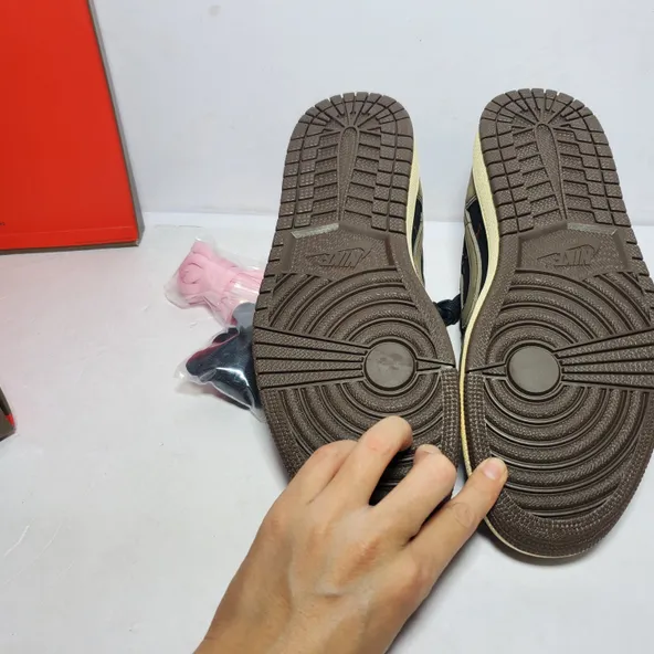 Travis Scott x Air Jordan 1 ​Low OG SP-T