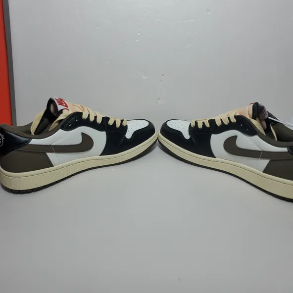 Travis Scott x Air Jordan 1 ​Low Dark Mocha