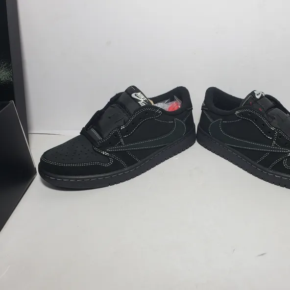 Travis Scott x Air Jordan 1 ​Low Black Phantom