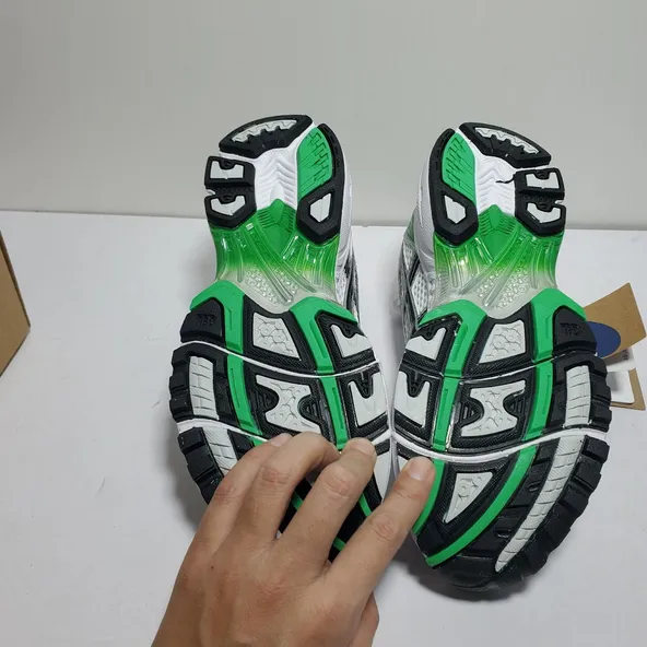 Asics Gel Kayano 14  White Malachite Green